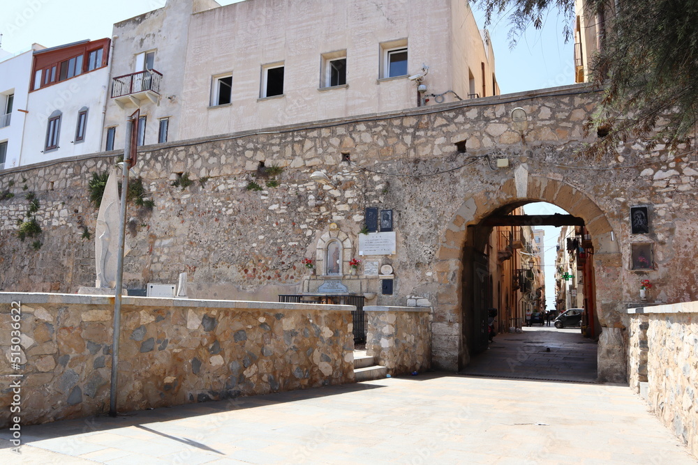 Trapani, Sicily (Italy): Botteghelle Door (Porta delle Botteghelle) the thirteenth century town gate 