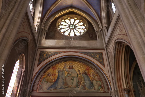 La cathédrale Saint Jean Baptiste, de style néogothique, construite au 19eme siècle, intérieur de la cathédrale, ville de Belley, département de l'Ain, France