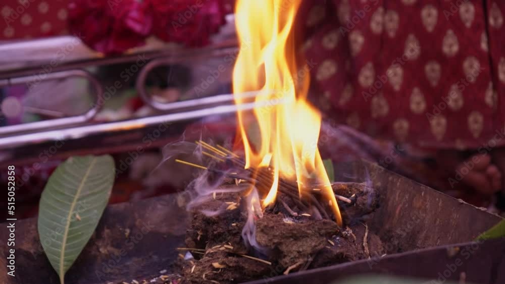 vid-o-stock-hawan-kund-flame-indian-spiritual-tradition-to-worship-god