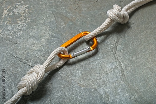 Cuadro en lienzo 'Tension concept with taut white braided rope lashed with figure eight on a bigh