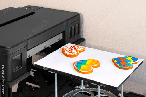 Food printer for drawings on cakes, gingerbread and cookies