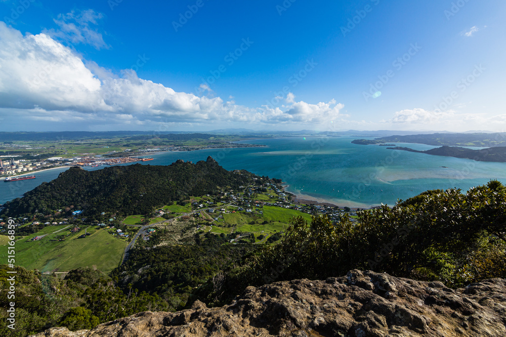ニュージーランド　ファンガレイ・ヘッズにあるマナイア山の頂上から見える風景