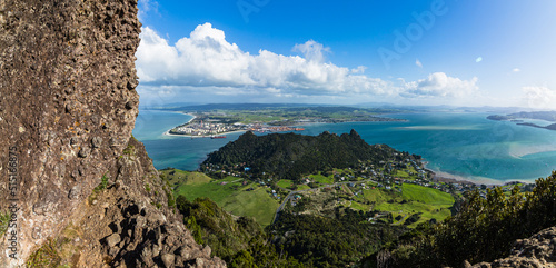 ニュージーランド　ファンガレイ・ヘッズにあるマナイア山の頂上から見える風景 photo