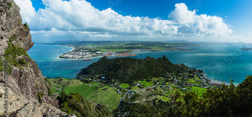 ニュージーランド ファンガレイ・ヘッズにあるマナイア山の頂上から見える風景