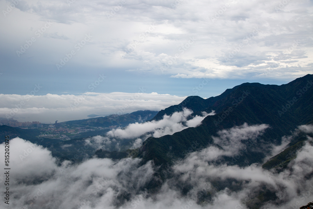 Lushan Mountain in the cloud and mist