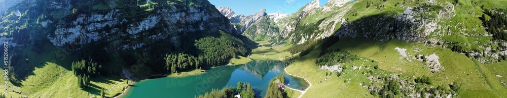 Appenzell, Schweiz: Panorama des Seealpsee am Säntis