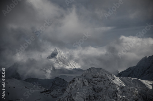 Weisshorn en hiver vu du domaine skiable de st-luc dans le Val d'Anniviers