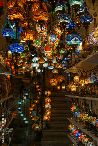 lamp market © Dusan
