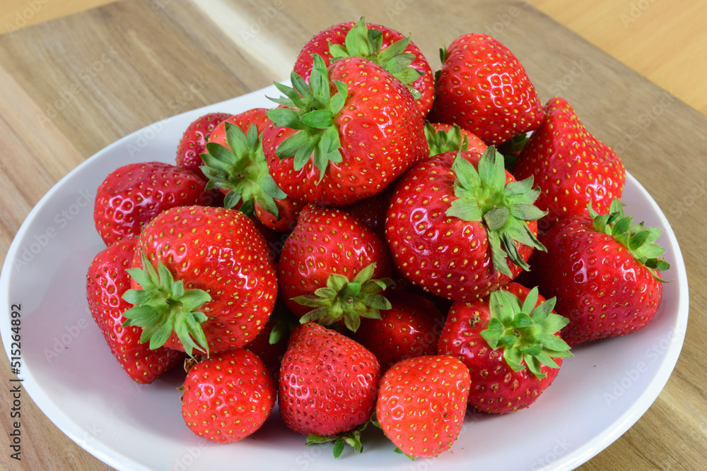 erdbeeren auf dem teller
erdbeeren auf dem teller