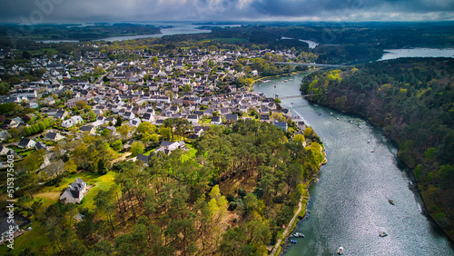 Bild auf Leinwand vue aérienne de la ville du Bono