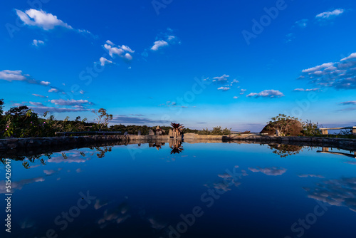A placidez do lago localizado no Pico das Cabras em Campinas, São Paulo, Brasil photo