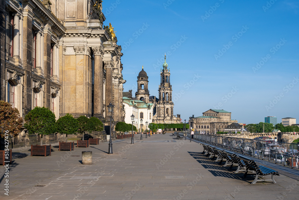 Naklejka premium Dresden am frühen Morgen die Brühlschen Terrassen