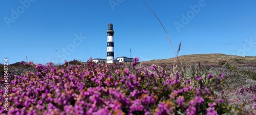 Photos Leuchtturm auf Outessant/Bretagne mit Heidelandschaft