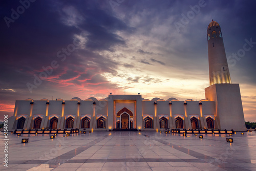 Bilde på lerret Sunset view of Imam Abdul Wahab Grand Mosque Doha