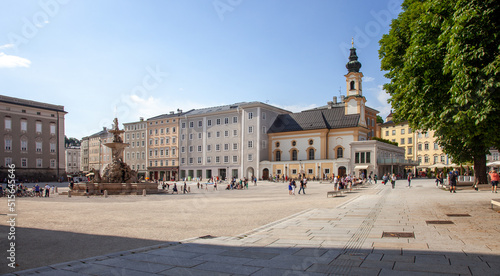 Der Residenzplatz in Salzburg 