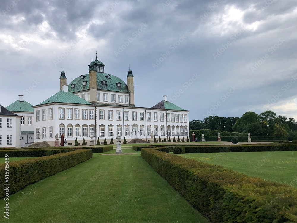 the palace in the park