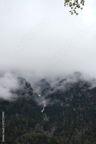 Montaña con nubes - Mittenwald, Alemania 
