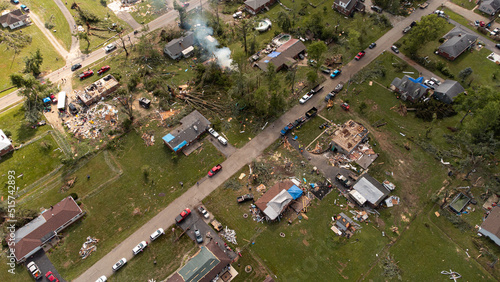 Canvas-taulu Damaged homes in Goshen, Ohio after tornado hit just north of Cincinnati