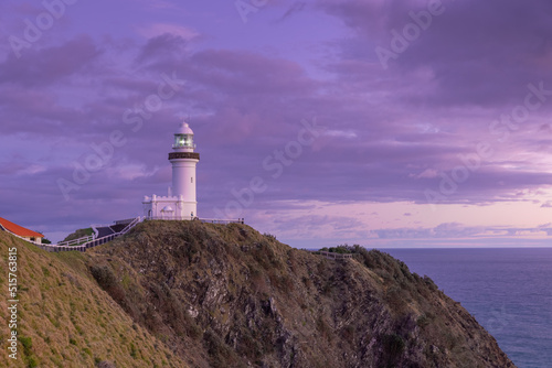 Fényképezés a wide angle view of the historic lighthouse at sunrise on a spring morning at b