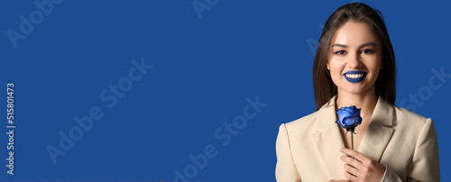 Stylish young woman with un...