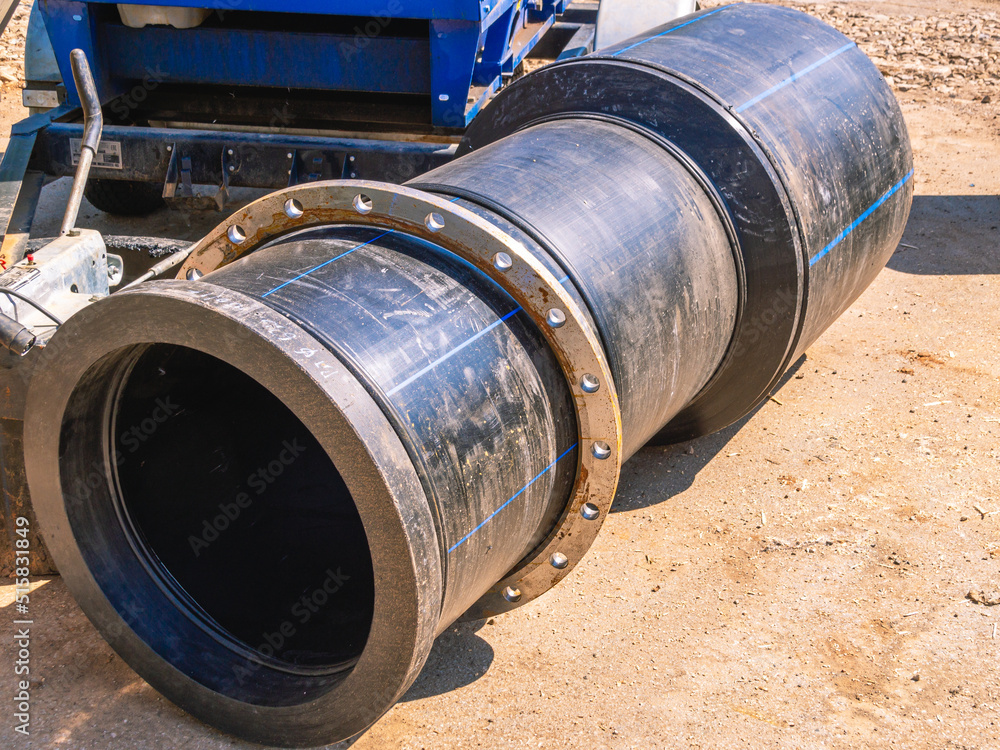 Plastic communication pipe of different diameters. A machine for butt welding pipes made of polyethylene, polypropylene and other polymeric materials. Plastic communication pipe of different diameters. A machine for butt welding pipes made of polyethylene, polypropylene and other polymeric materials.