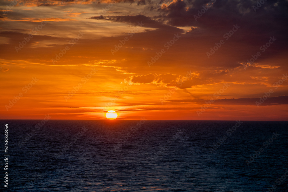 Obraz premium Sunset over the mediterranean
