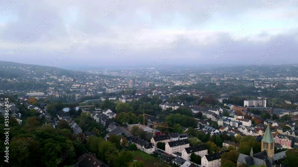 Langerfeld Gartenbad Überflug Blick Richtung Wuppertal Oberbarmen Zeitraffer Langerfeld Gartenbad Überflug Blick Richtung Wuppertal Oberbarmen Zeitraffer