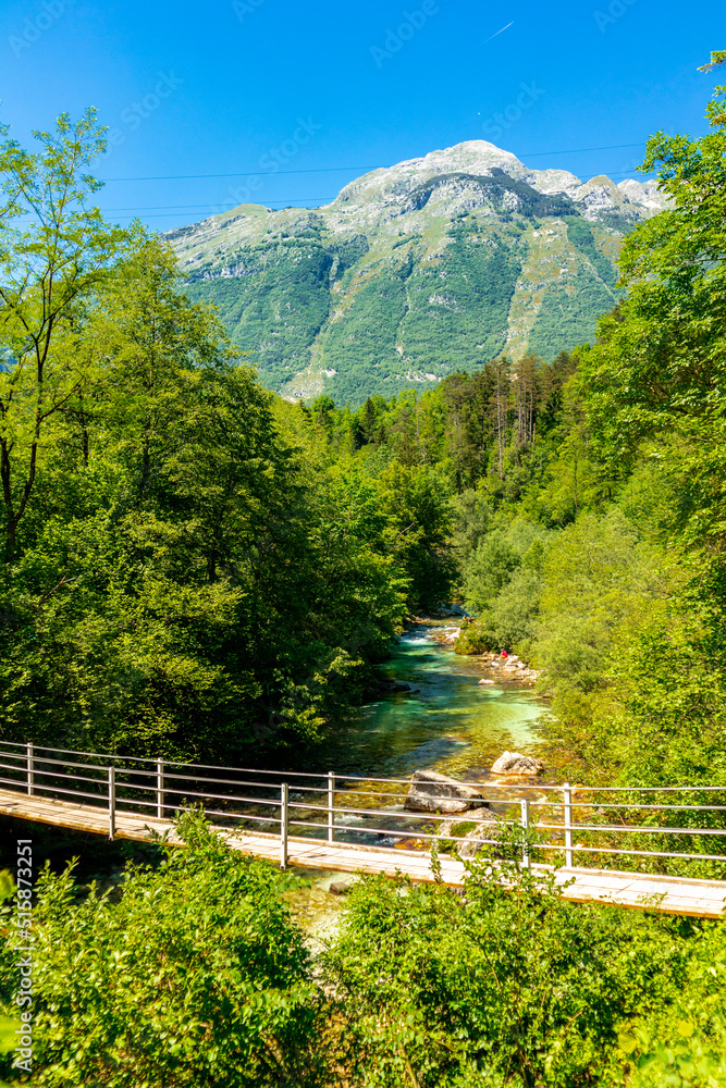 Willkommen im wunderschönen Soča-Tal in der Nähe der Julischen Alpen - Slowenien Willkommen im wunderschönen Soča-Tal in der Nähe der Julischen Alpen - Slowenien