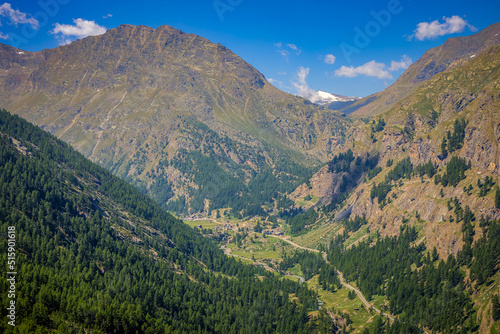 Fototapeta Naklejka Na Ścianę i Meble -  Im Nationalpark Gran Paradiso im Aostatal in Italien
