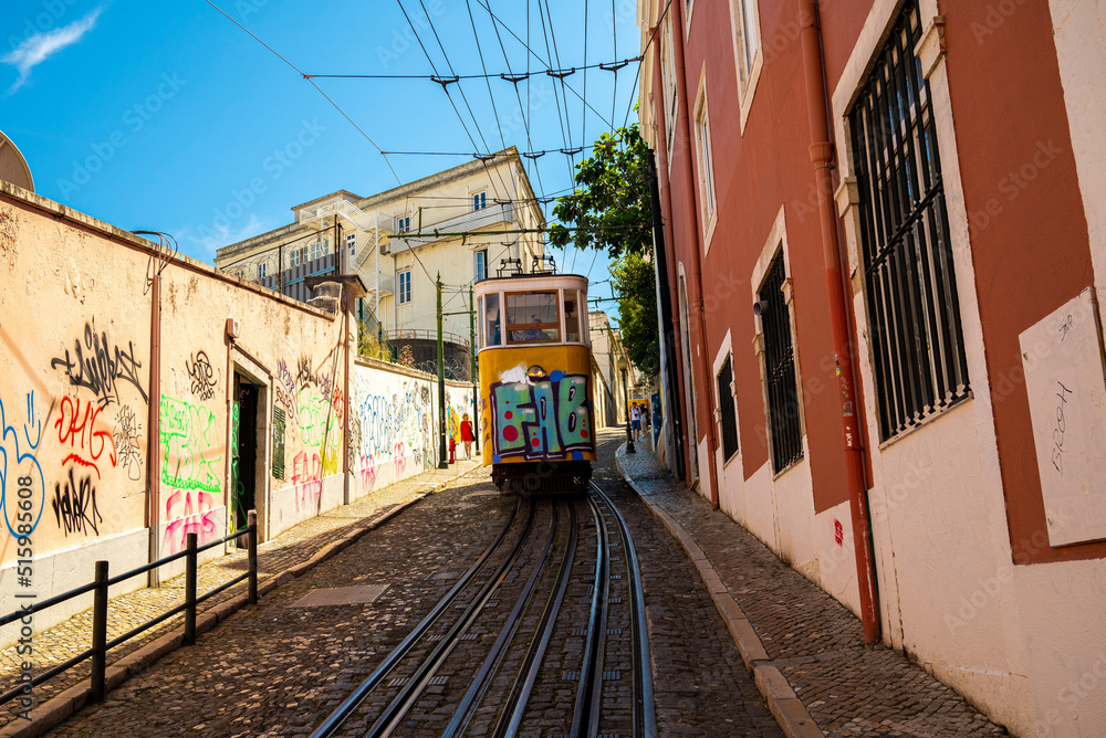 narrow street in the Lisbon