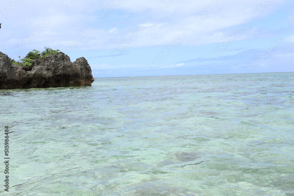 透き通る石垣島の海