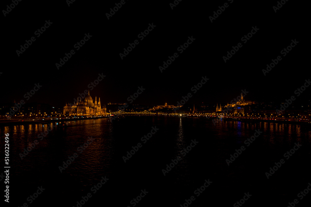Budapest bei Nacht - Donau - Parlamentsgebäude