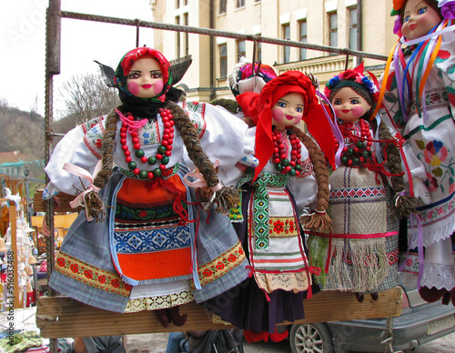Ukrainian dolls at the fair in Kyiv