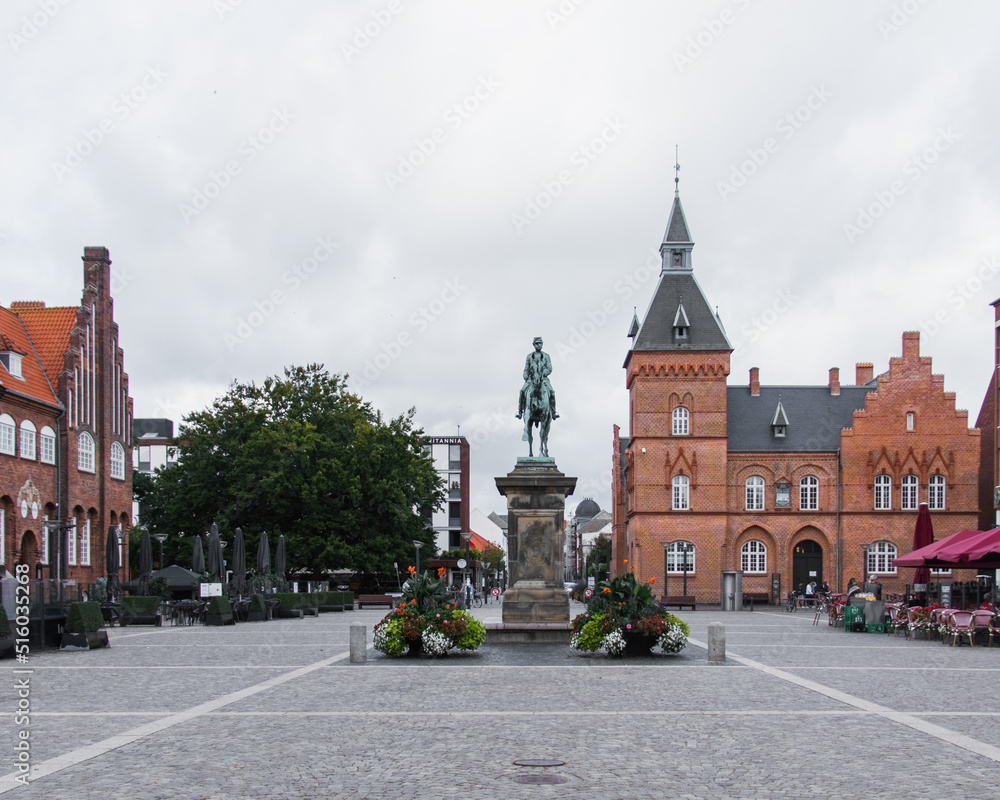 Obraz premium Equestrian statue of Christian IX in Main plaza of Esbjerg, a coastal city in Jutland, Denmark. 