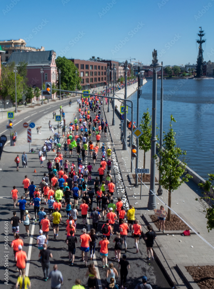 Obraz premium May 19, 2019, Moscow, Russia. Participants of the Moscow Marathon at a distance.