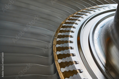 Φωτογραφία The rotor blades of a modern turbine, a close-up shot of the roots of long blade