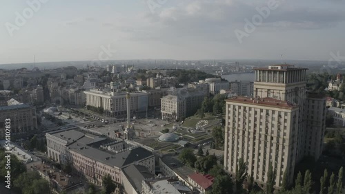 Wallpaper Mural The main stele on Independence Square. Symbol of freedom of Ukraine. City center. Kyiv. Aerial Torontodigital.ca
