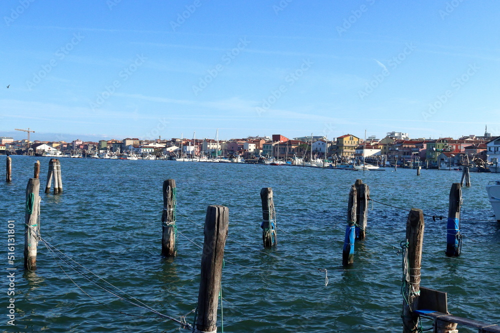 Chioggia es una ciudad italiana , situada en la provincia de Venecia. Declarada como la ciudad del arte veneciana. 