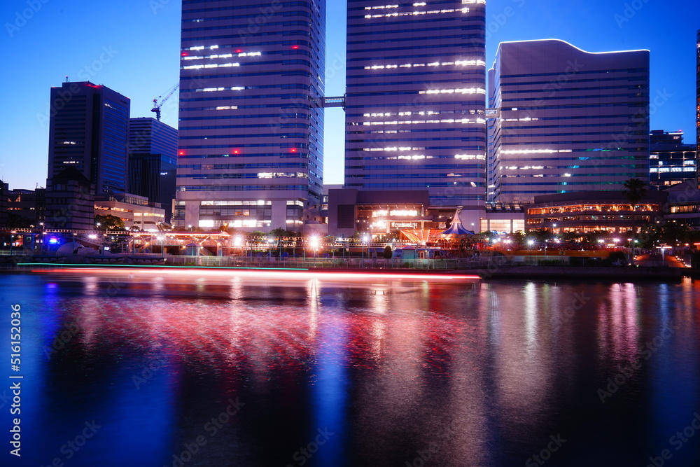 Fototapeta premium 横浜みなとみらいの美しい夜景