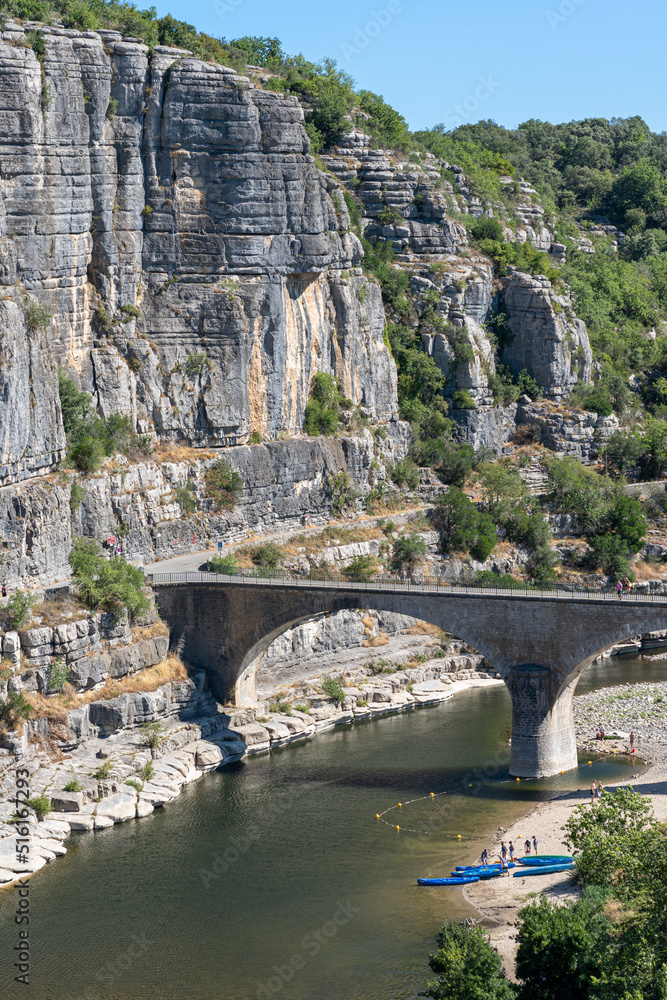Naklejka premium Le pont de Balazuc