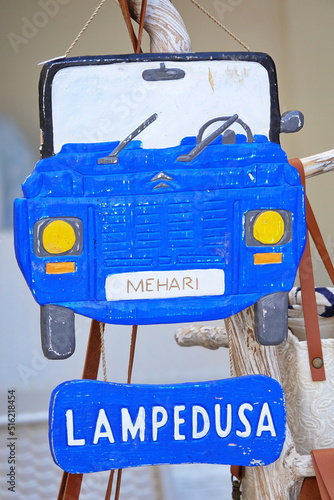 Canvastavla A classic tourist gift depicting the typical Mehari car from Lampedusa
