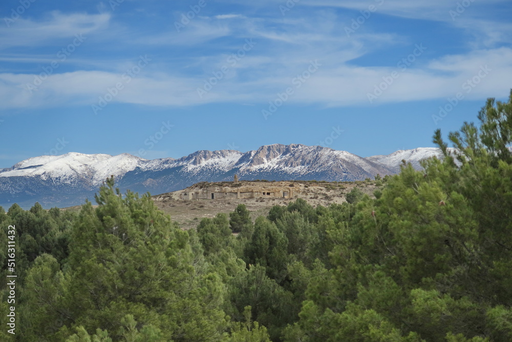 Sierra d'Andalousie. Espagne. Sommets enneigés.