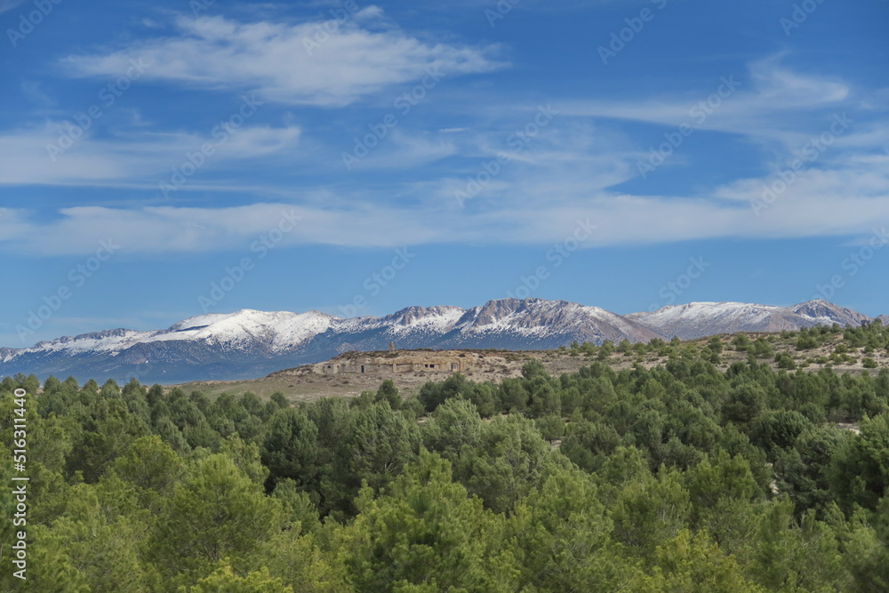 Sierra d'Andalousie. Espagne. Sommets enneigés.