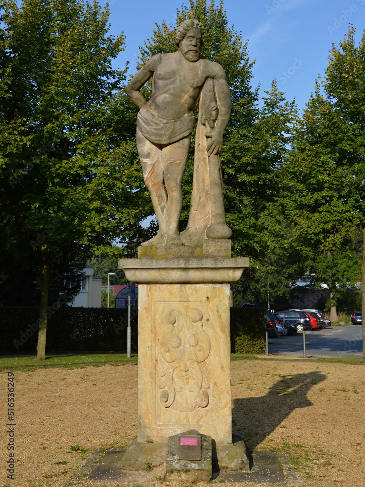 Obraz premium Statue in Park in the Resort Bad Pyrmont, Lower Saxony
