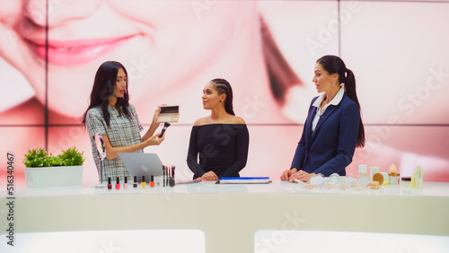 TV Show Infomercial: Female Host, Professional Beauty Expert use Blush Contour Palette, Talk, Present Best Organic Environmental Cosmetic Products. Playback Television Commercial Advertisement Channel