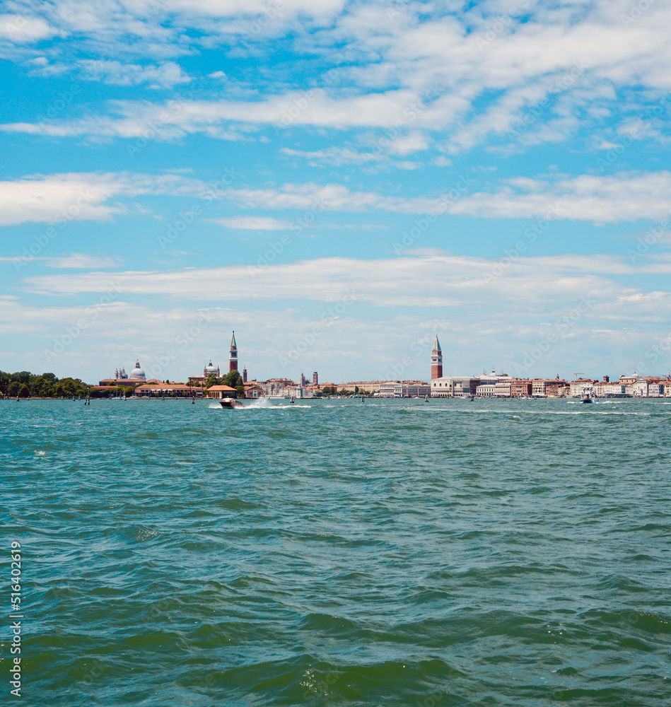 Panoramic Venezia con barca 