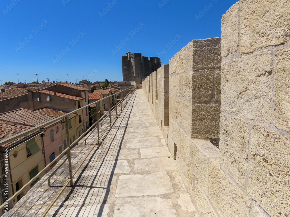 Chemin de ronde, forteresse de la cité médiéval de Aigues-Mortes, Occitanie