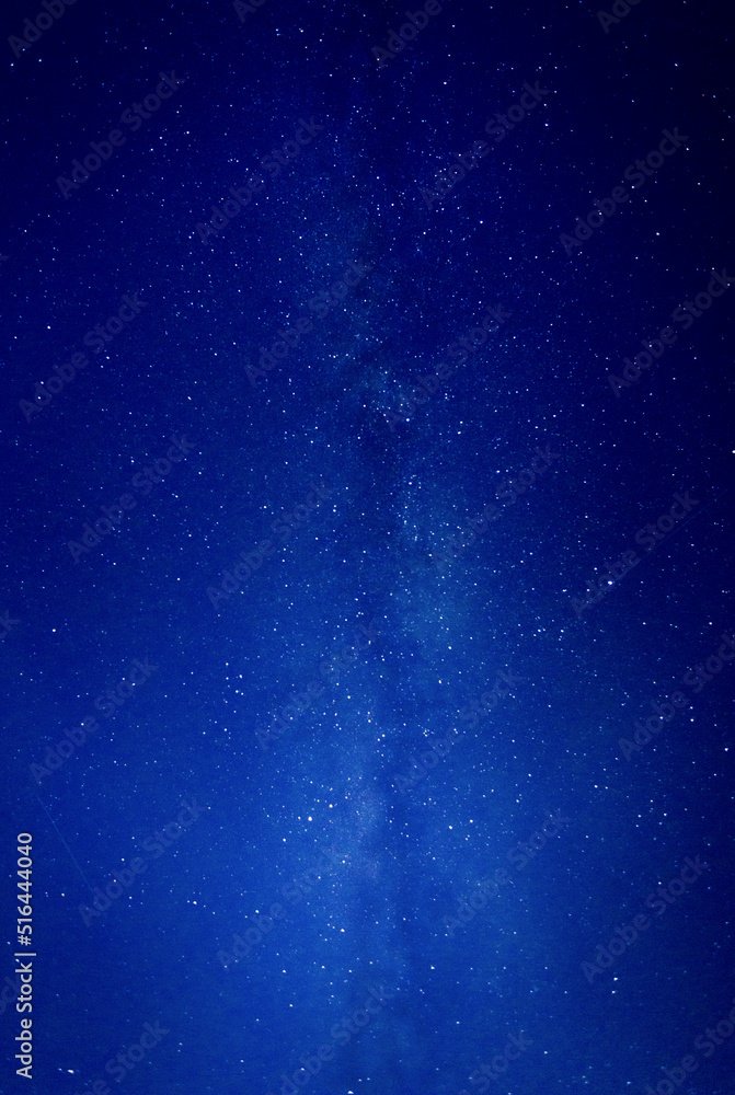 Fototapeta premium The trailing stars of the Milky Way in the night sky