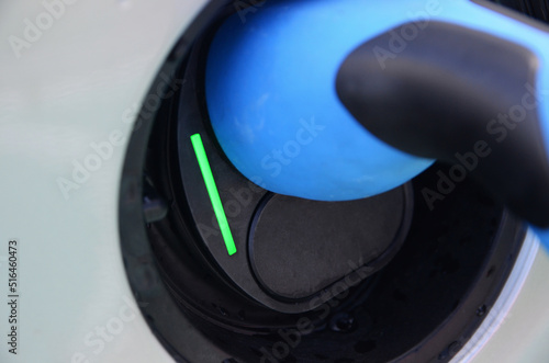 Charging process, electric car
