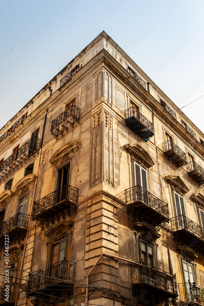Fototapeta premium streets of the city of palermo sicily italy in summer